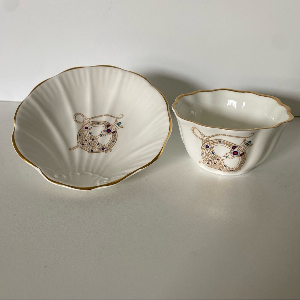 Royal Tara Fine China Celtic Brooch Design Trinket Dish Cup Ireland EUC Saucer